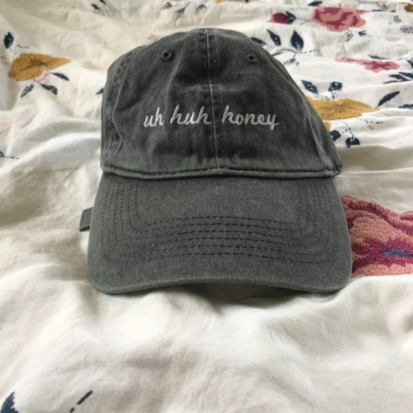 Brandy Melville Hat - Picture 2 of 5